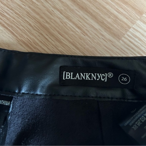 Blank NYC Black Vegan Leather High Rise Cropped Pants Women’s 26 - Picture 2 of 9